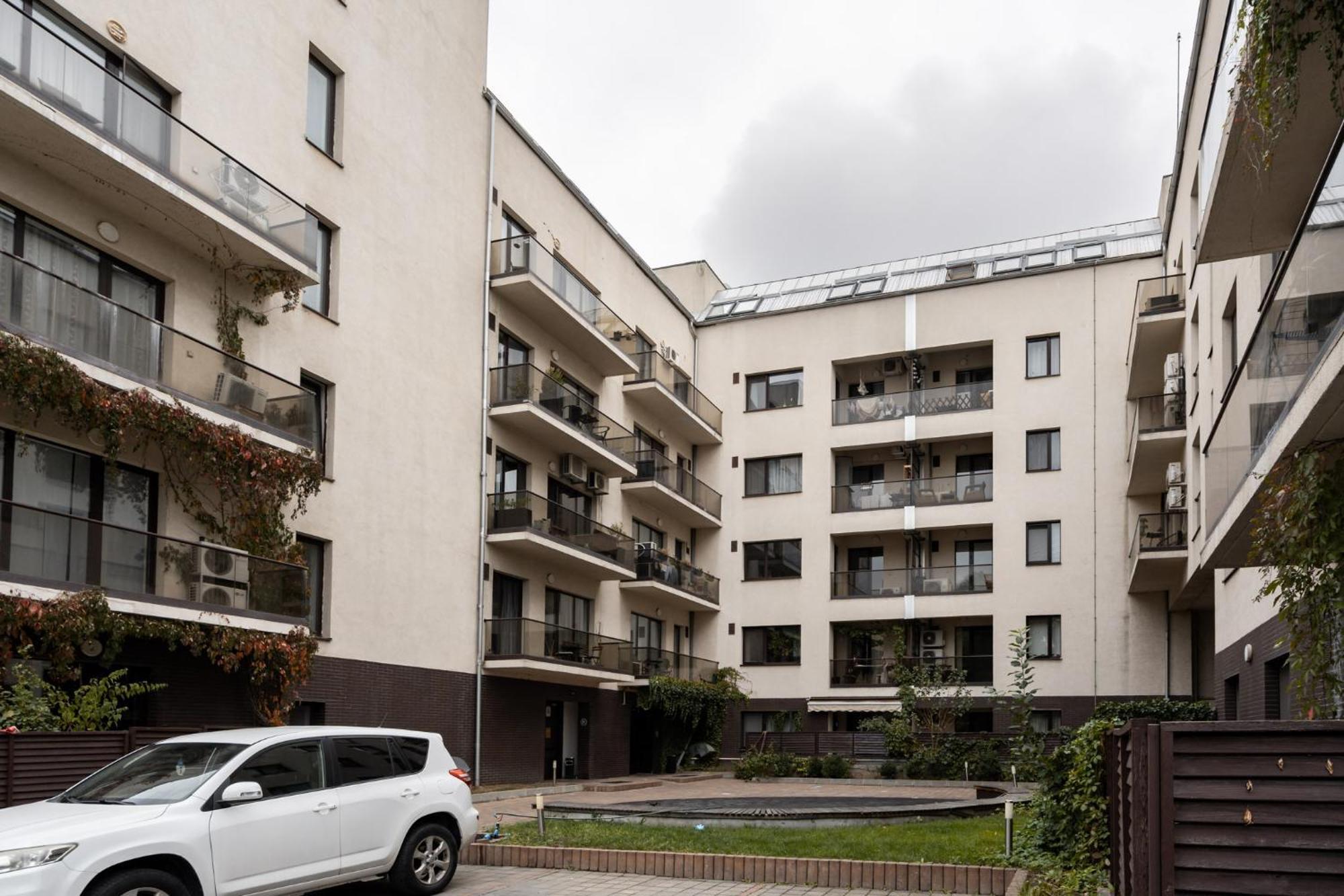 Appartamento Lazynest - Modern With Parking & Balcony *