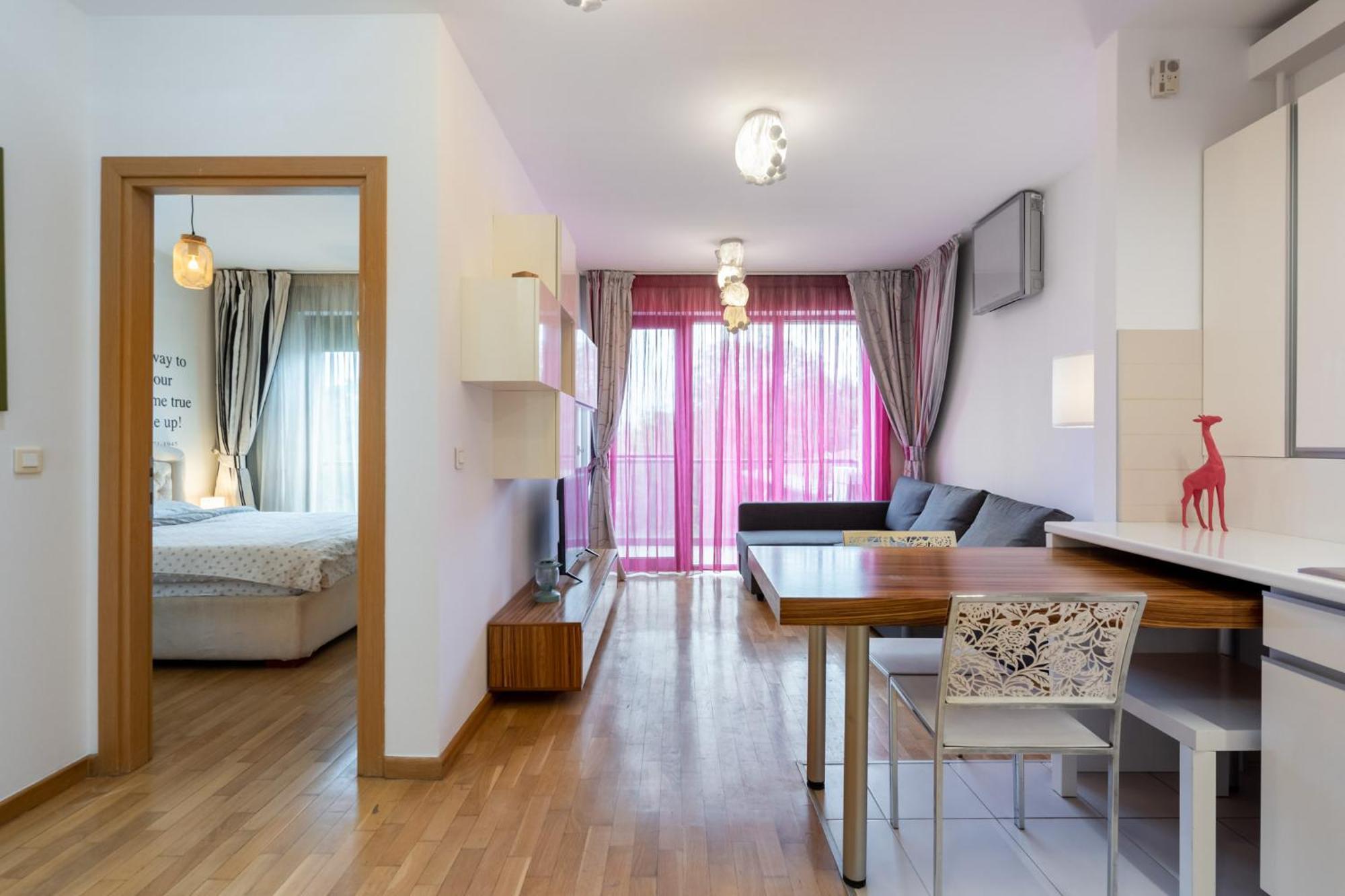 Lazynest - Modern With Parking & Balcony * Bucarest