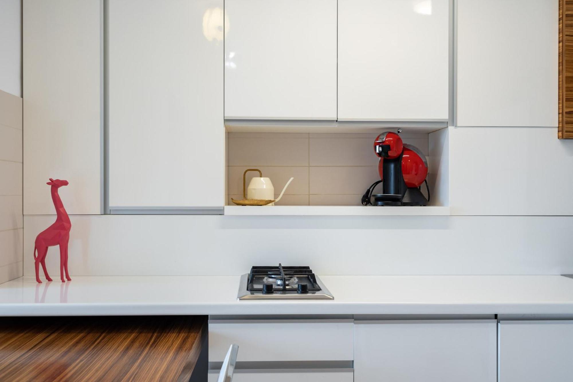 Lazynest - Modern With Parking & Balcony Appartamento *