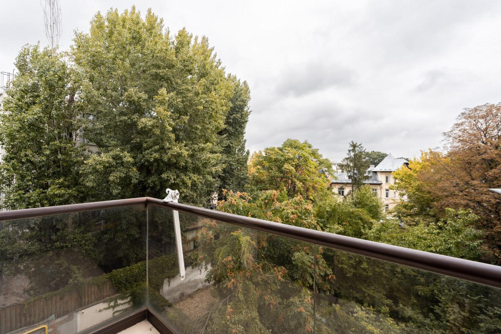 Lazynest - Modern With Parking & Balcony Appartamento *