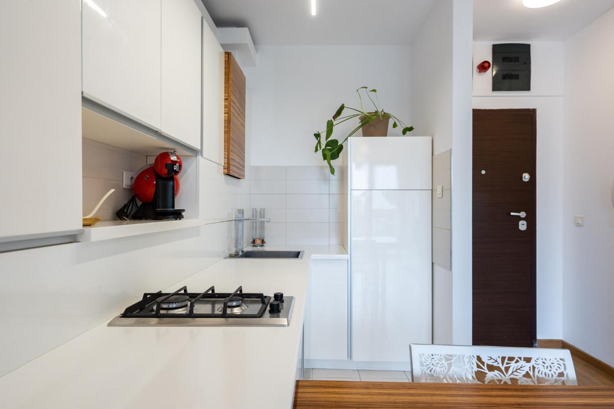 Appartamento Lazynest - Modern With Parking & Balcony *